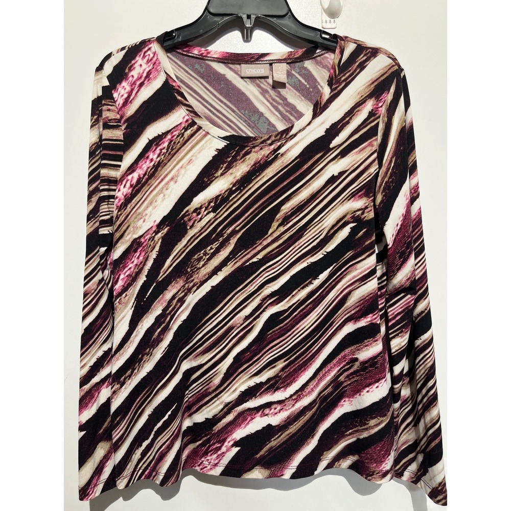 Chicos Womens Size 1 Abstract Diagonal Stripe Long Sleeve Scoop Neck Top Plum